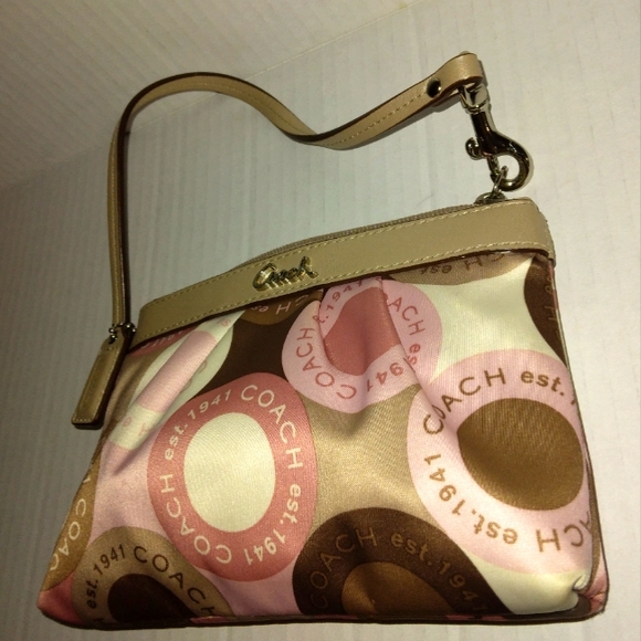 ☆Like New☆Rare COACH Soho Snaphead Pink Sateen Medium Clutch Wristlet ☆ - Picture 12 of 16